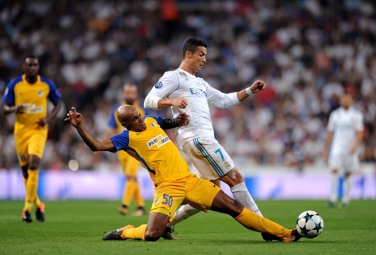 Los blancos buscaron pronto aumentar el marcador para quedarse con el liderato del grupo H.