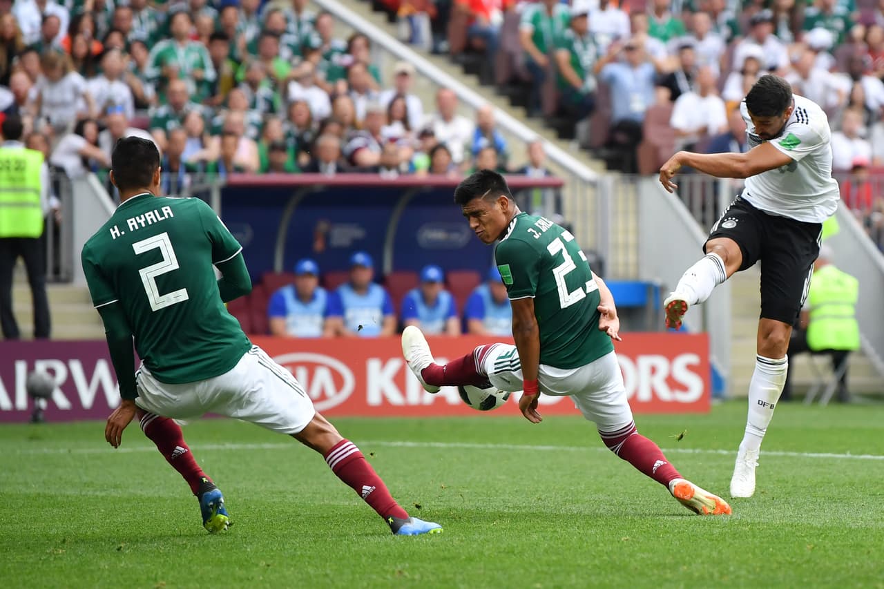 Jesús Gallardo (9): Estuvo muy activo en la marcación personal sobre Thomas Müller, labor que hizo bien pero en la primera mitad tuvo un mal momento al errar un centro que pudo acabar en gol.