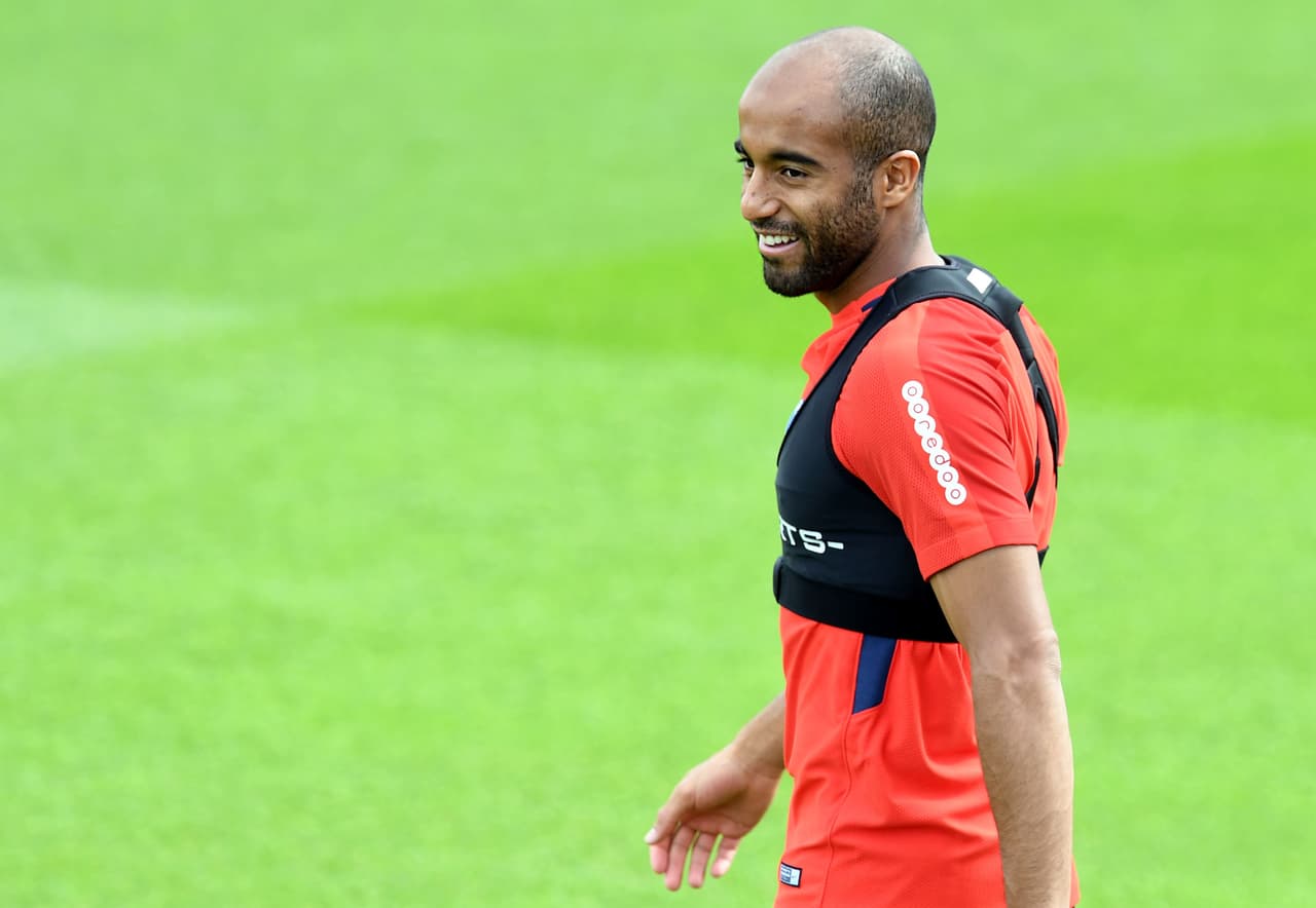 Unai Emery ya le comunicó a Lucas Moura que no tiene lugar en el PSG y es por eso que los rumores se intensificaron. Manchester United, Inter de Milán y ahora Napoli suenan como destinos.