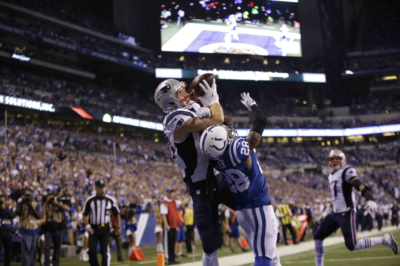 New England Patriots vencieron 34 - 27 a los Indianapolis Colts para mantener el invicto (5 - 0) líderes del Este en la Conferencia Americana.