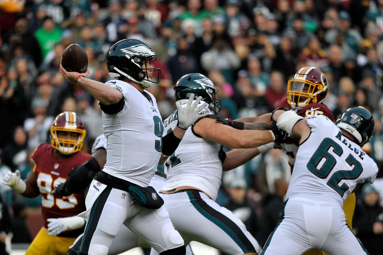 <b>11. Philadelphia Eagles. </b>Un contendiente que está en los Playoffs entrando como
<i>underdog</i>, peligroso por donde se vea ya que se trata del campeón defensor del Super Bowl.