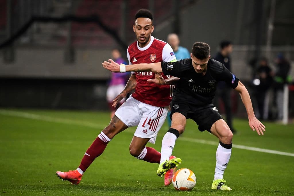 Aubameyang (21’) abrió el marcador para poner al frente a los de Arteta. Gonçalves (43’) emparejó los cartones y Silva (61’) daba vuelta al marcador. A los 67’ apareció Tierney para regresar la paridad. Hacia el final del cotejo, Aubameyang (87’) marcó el gol del pase a la siguiente ronda.