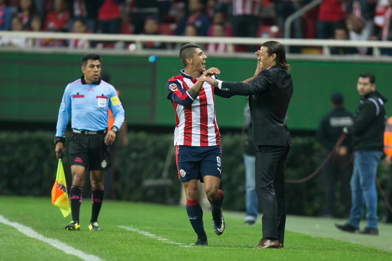 Comienzo ideal en el Clausura-2017 para Chivas con triunfo 2-1 contra Pumas el 7 de enero, en la primera fecha. El equipo de Guadalajara tenía un panorama optimista.