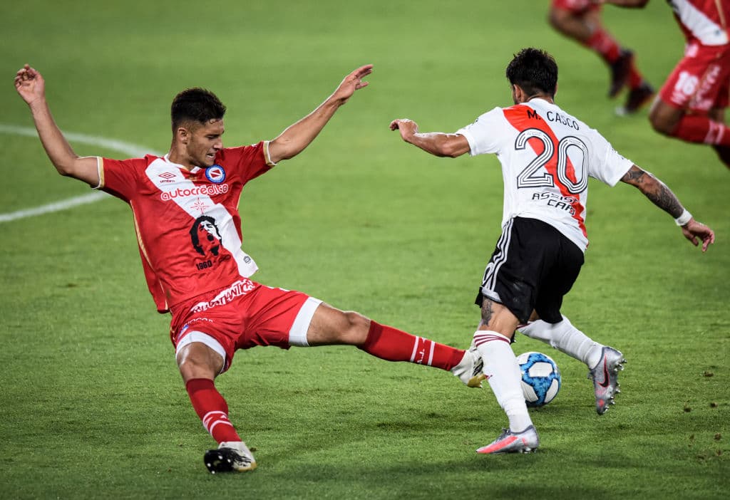 River no se conforma con el 2-0 consguido en casa y golean 2-6 en su visita a Nacional.