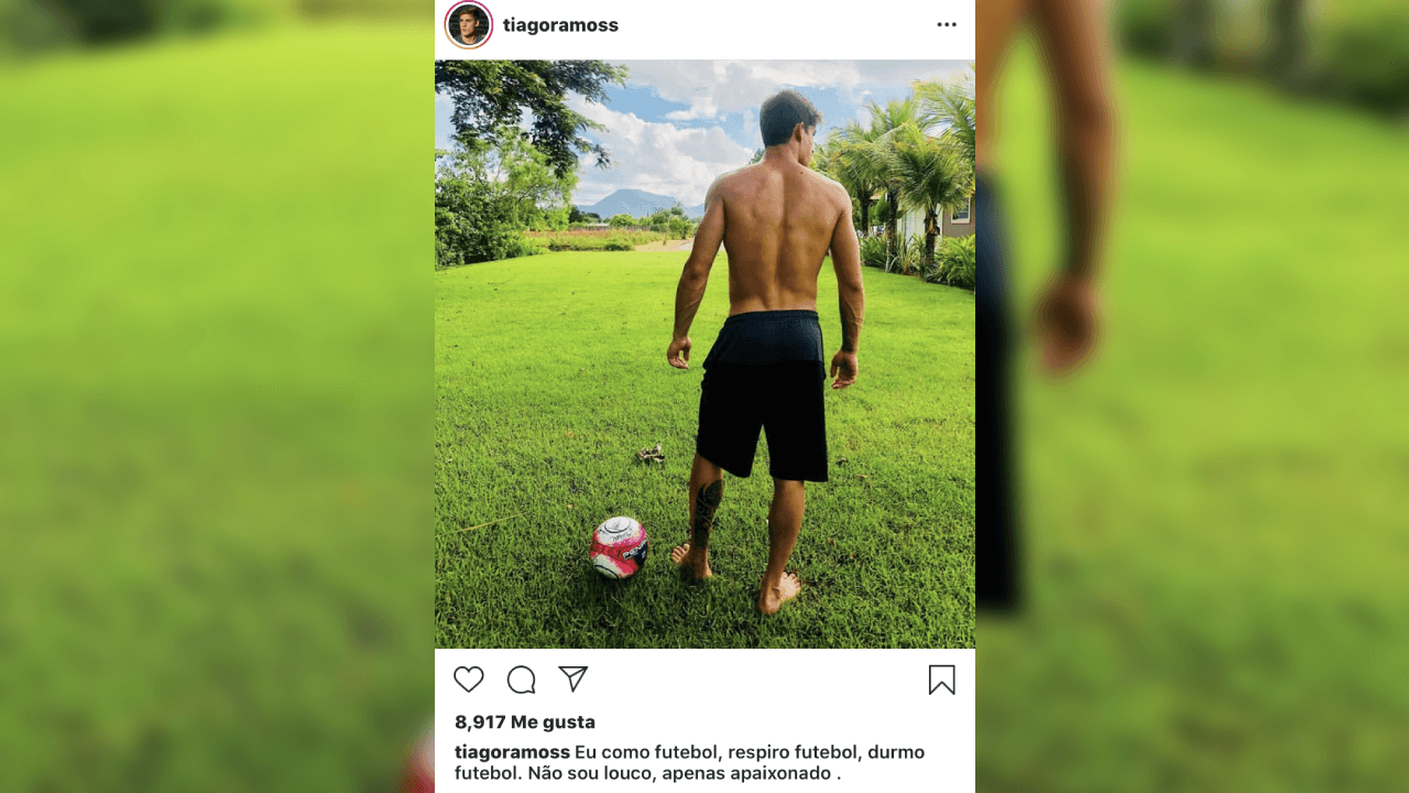 Thiago tiene una gran cantidad de fotografías suyas mostrando su amor por el futbol y por mantener una forma 'fit'.
