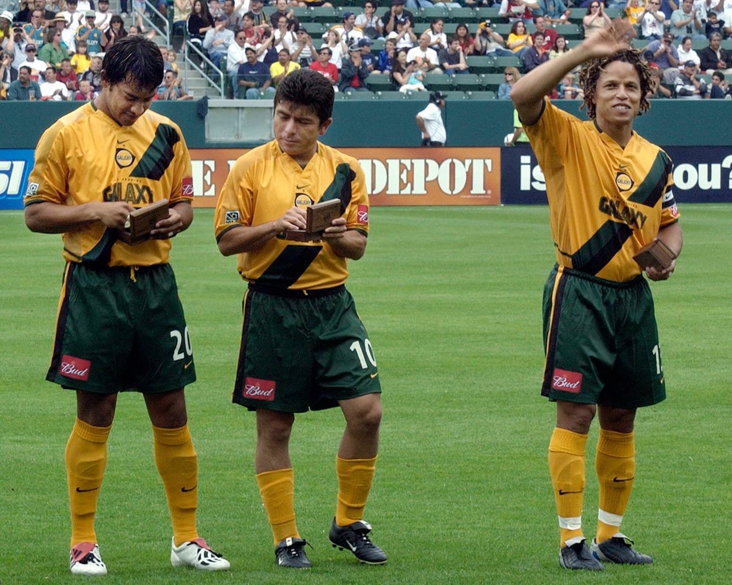 FOTOS  Filtran los uniformes de LA Galaxy, LAFC y New York City