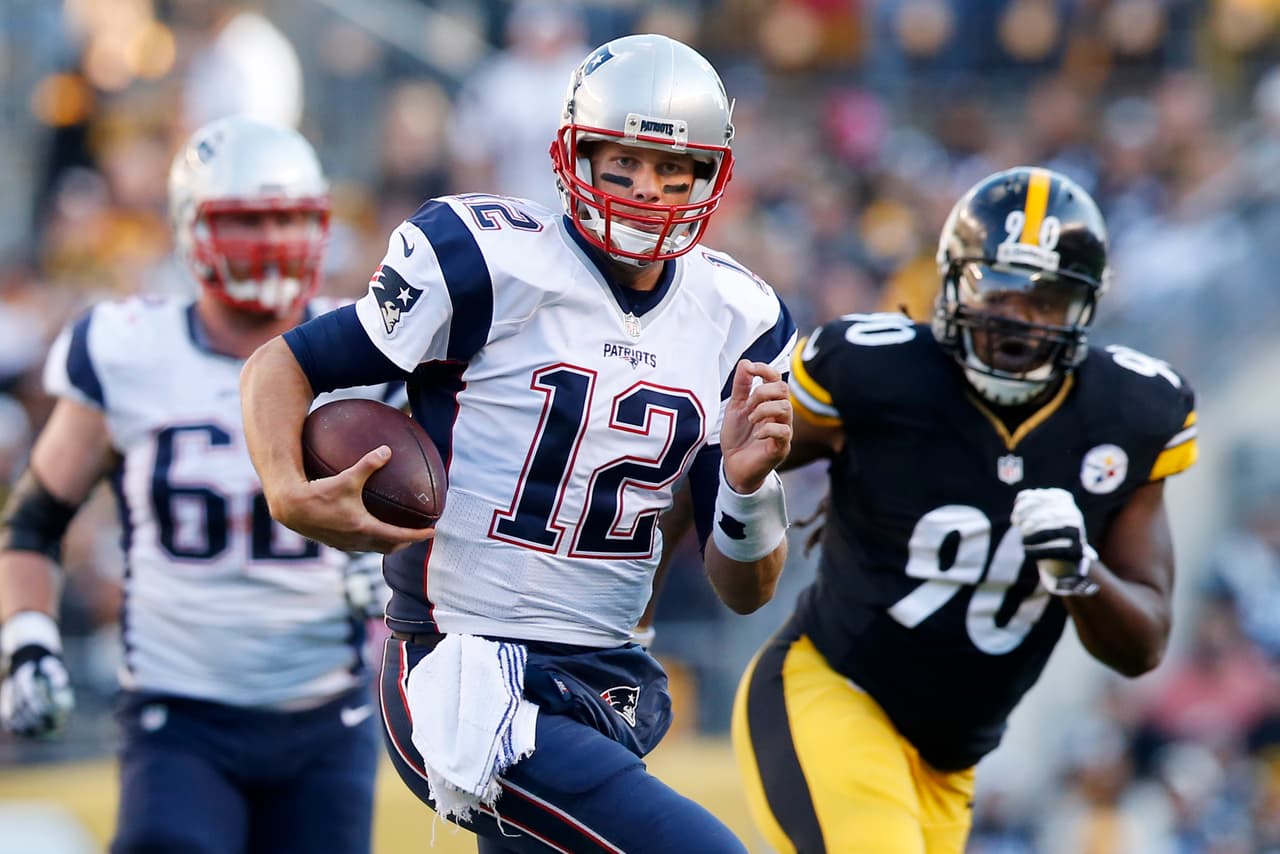 New England Patriots quarterback Tom Brady (12) scrambles during the first half of an NFL football game against the Pittsburgh Steelers in Pittsburgh, Sunday, Oct. 23, 2016. (AP Photo/Jared Wickerham)