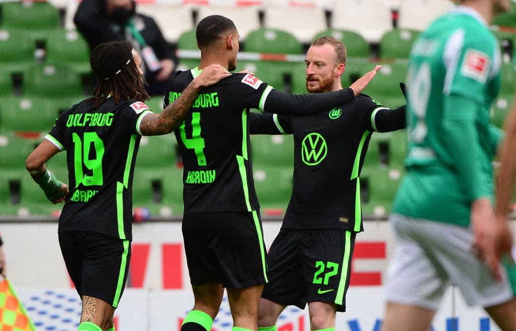 Werder Bremen cayó en casa 1-2 ante Wolfsburg. Los visitantes llegaron a 51 puntos en zona de competiciones de la UEFA; Werder Bremen se quedó en 30.