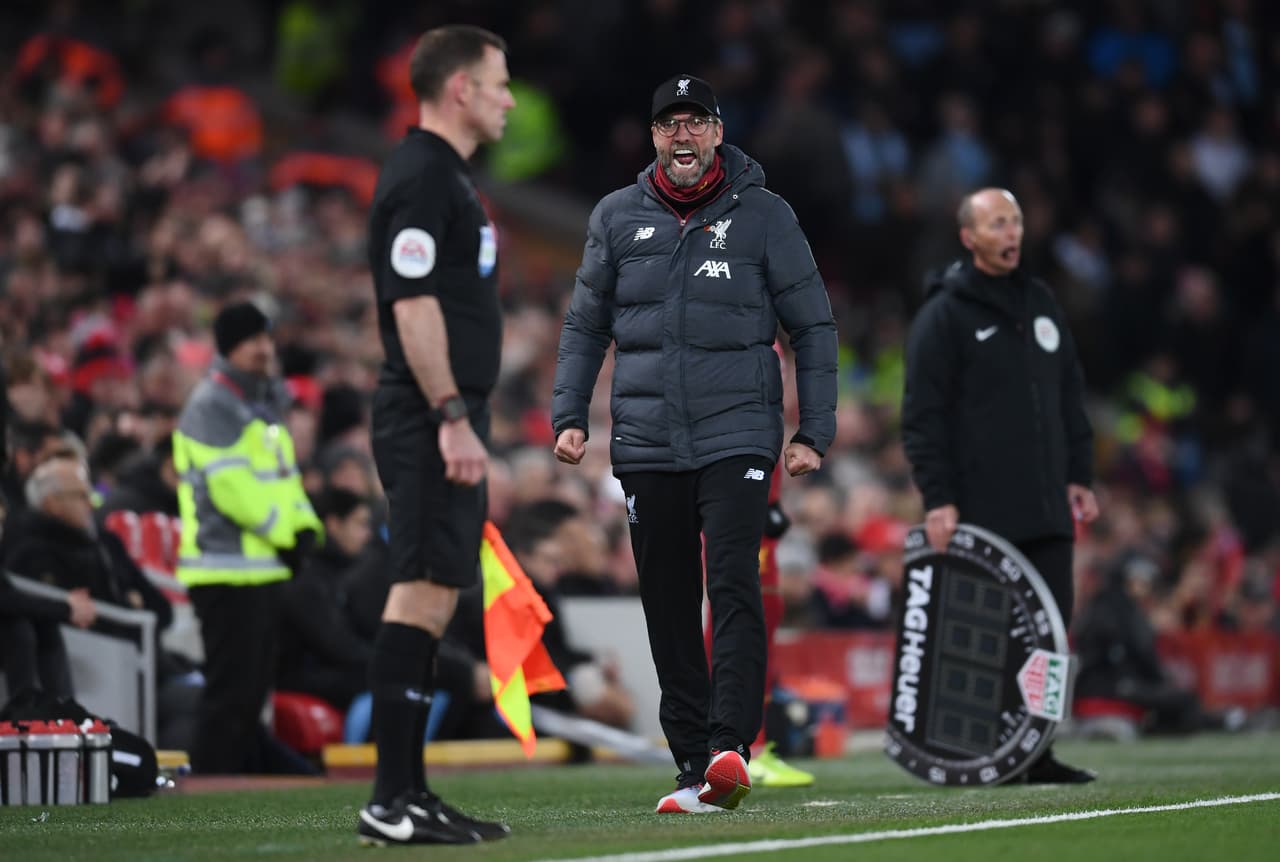 Con victoria de tres goles a uno sobre el Manchester City, el Liverpool es líder de la Premier League y City cae a la cuarta posición.