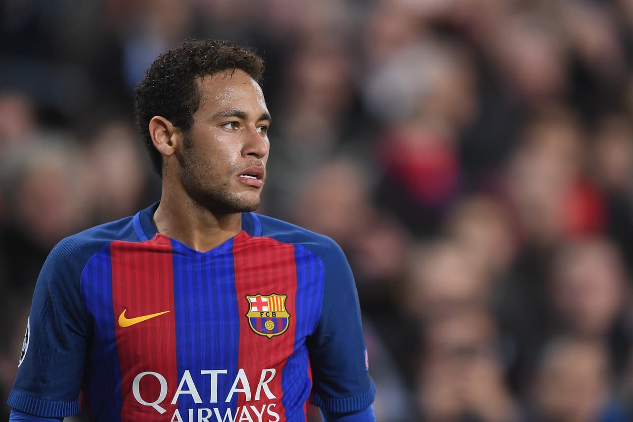 3) Neymar - Tercero entre los futbolistas y de 23 en la lista general, el brasileño Neymar es una figura que comercialmente tiene un gran potencial mucho más tras firmar la extensión de su contrato con Bracelona hasta 2021.