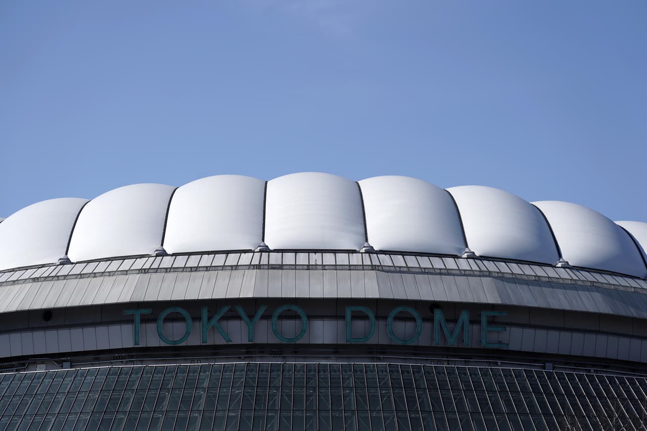 El Tokyo Dome se vistió de gala para una jornada especial de béisbol de la MLB y japonés, con el retiro de Ichiro Suzuki. Además de los miles de aficionados que colmaron las tribunas y no dejaron de apoyar, también estuvieron exjugadores como Keb Griffey (Mariners) y Kaiichi Yabu (Athletics), así como el Jim Mullen, CEO de MGM Resorts.