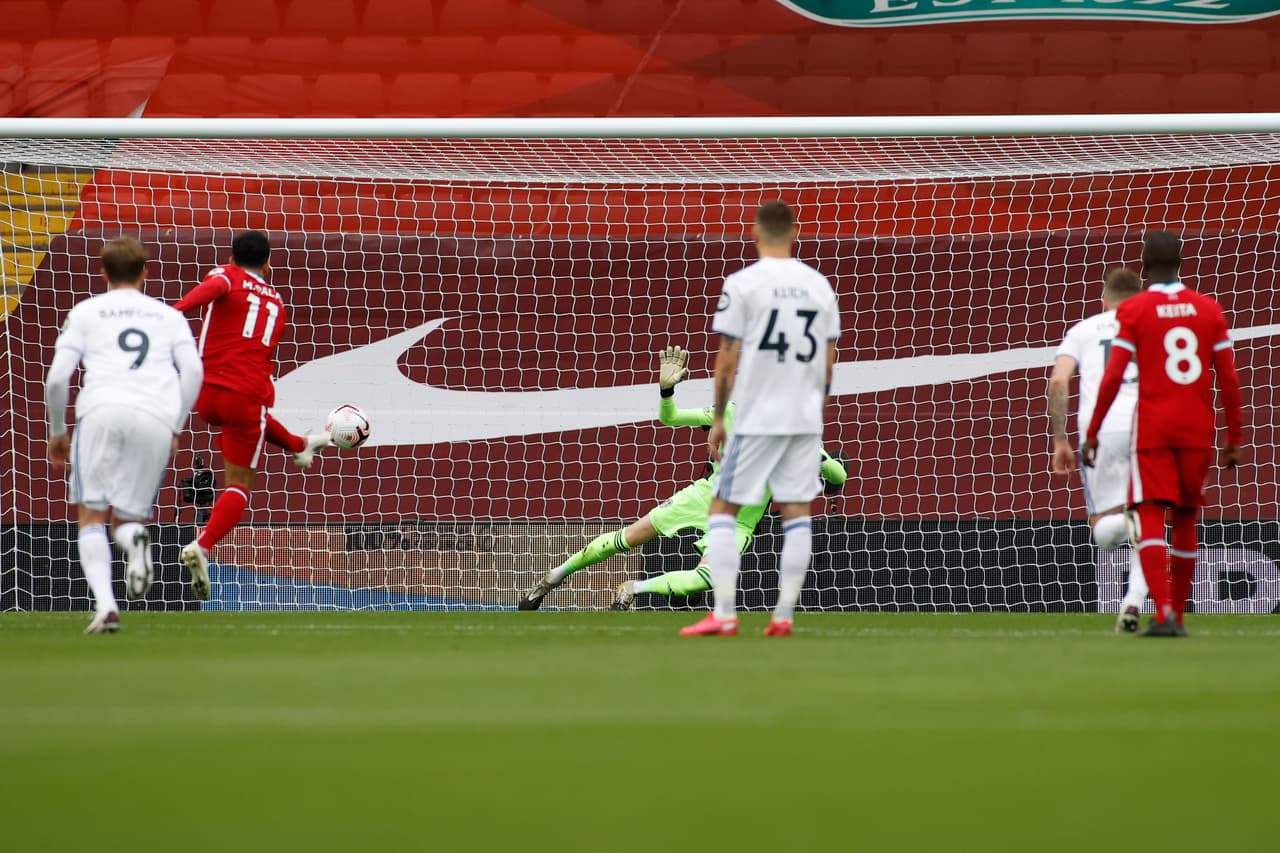 Liverpool 4-3 Leeds | Mohamed Salah (4’) abrió el marcador por la vía penal y Harrison (12’) emparejaba.