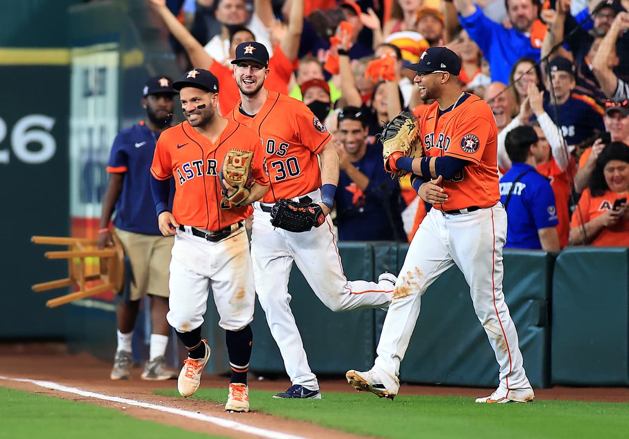 Astros meten 5 carreras en una entrada y toman ventaja ante Chicago