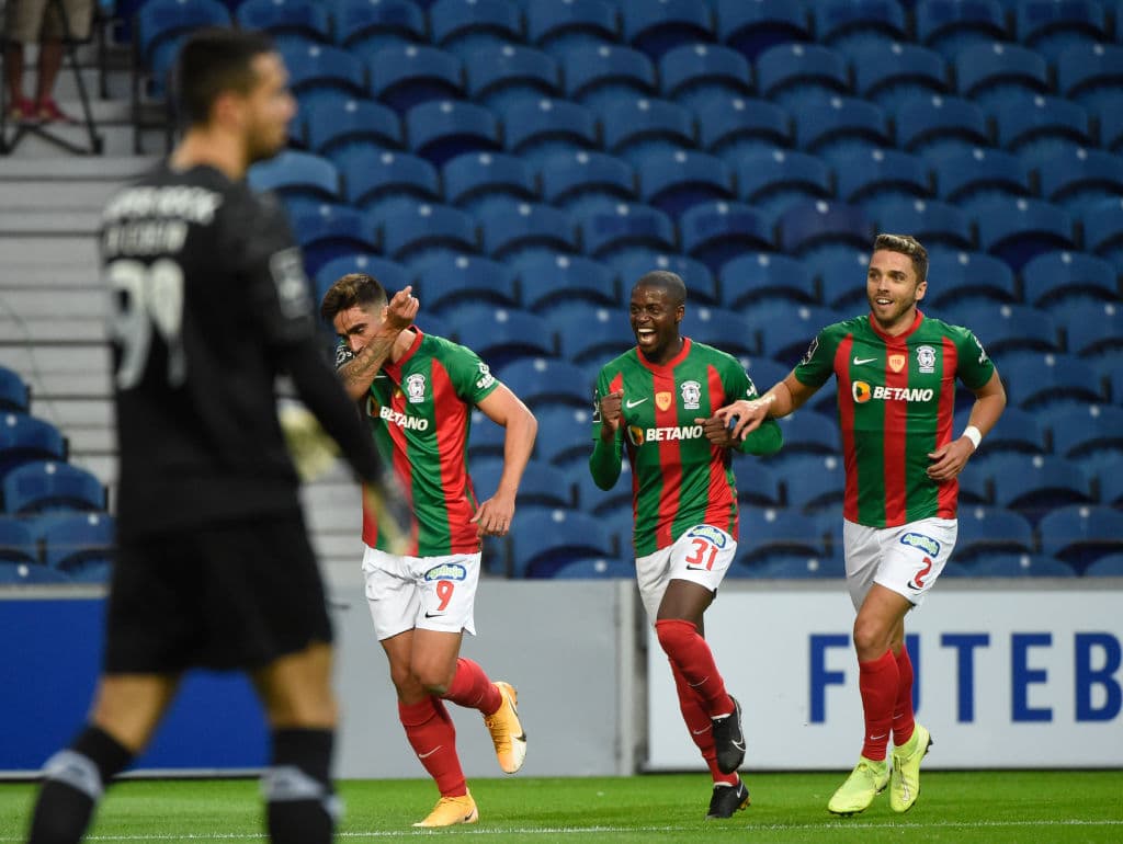 Rodrigo Pinho (24’) abrió el marcador para los visitantes y Pepe (42’) emparejó los cartones. Pinho (52’) volvió a marcar y Chipela Gomes (90+4’) selló el triunfo. Otavio (90+9’) hizo el 2-3. El siguiente compromiso del Porto será frente al Sporting de Lisboa.