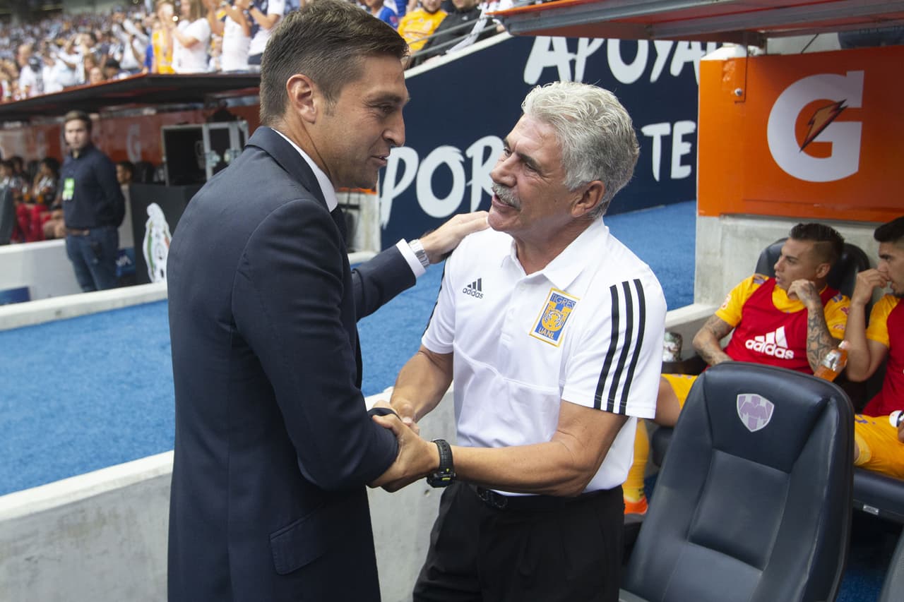 La decisión viene tras perder el Clásico Regio 0-2 en casa.