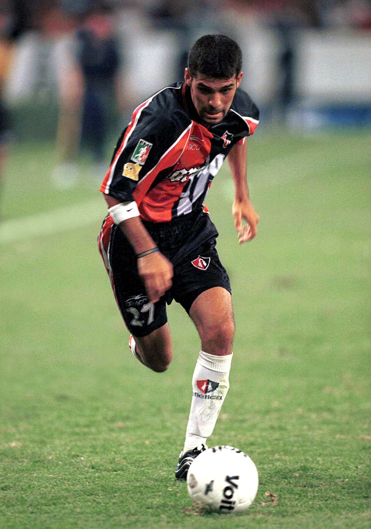 Debutó el 19 de octubre de 1996 con el Atlas en un empate a 2 goles contra los Pumas en el Invierno 96