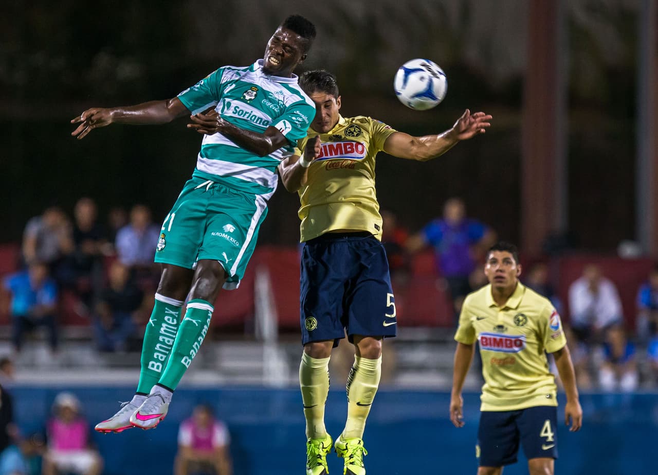 Djaniny Tavares: El delantero luce mejor con cada partido, aparte de generar la jugada del penal que marcó la diferencia se generó jugadas él solo en campo abierto y aguantó el balón al final del partido para consumir tiempo. Calificación: 8.