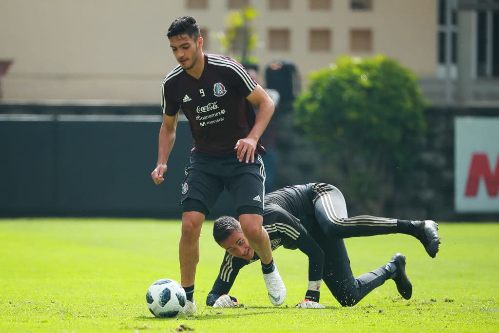 La cercanía del atacante de 27 años con las prospectos ha sido una fórmula para compartir y acercar a un grupo que será clave en 2026, cuando México sea sede del Mundial.