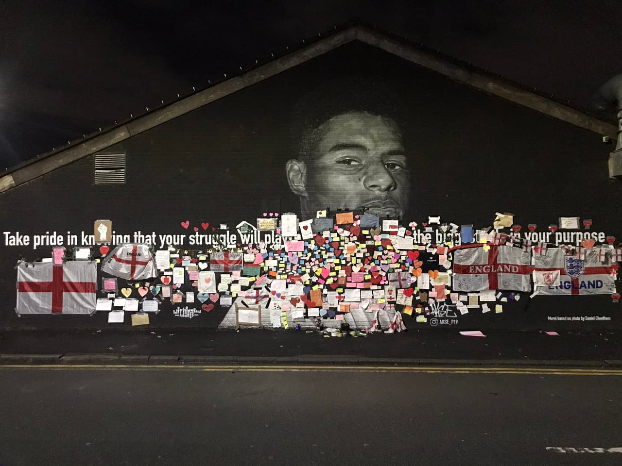 ¡All you need is love! Restauran mural de Marcus Rashford