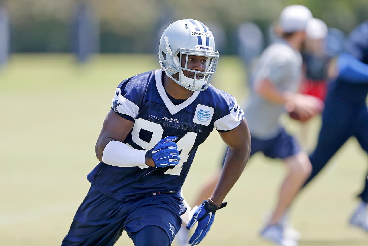 Randy Gregory está viendo muchos videos de Simeon Rice para imitarlo en el campo