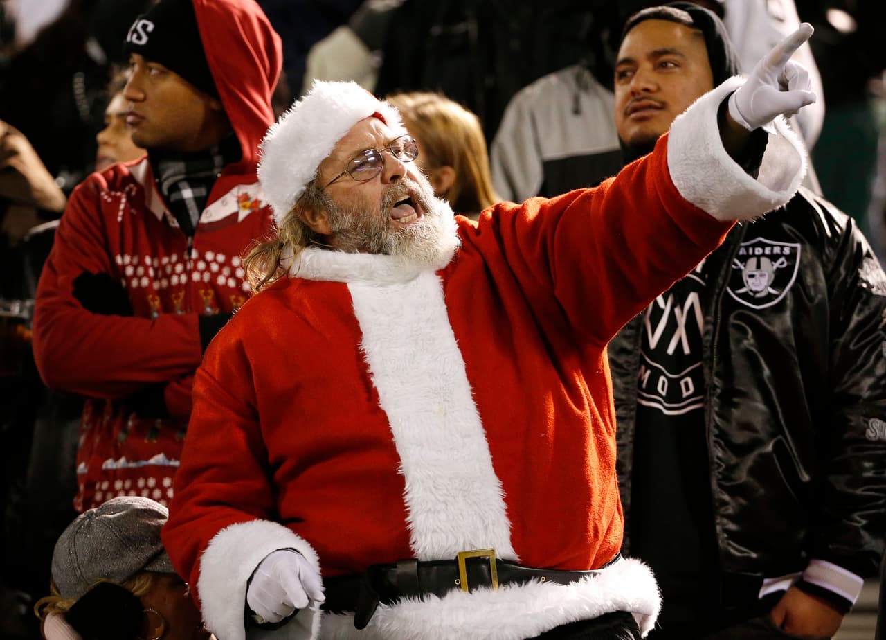 Los fans pidieron sus deseos para Navidad, ¿cuántos se cumplieron? checa las mejores tomas de los aficionados de la NFL en la Semana 16.