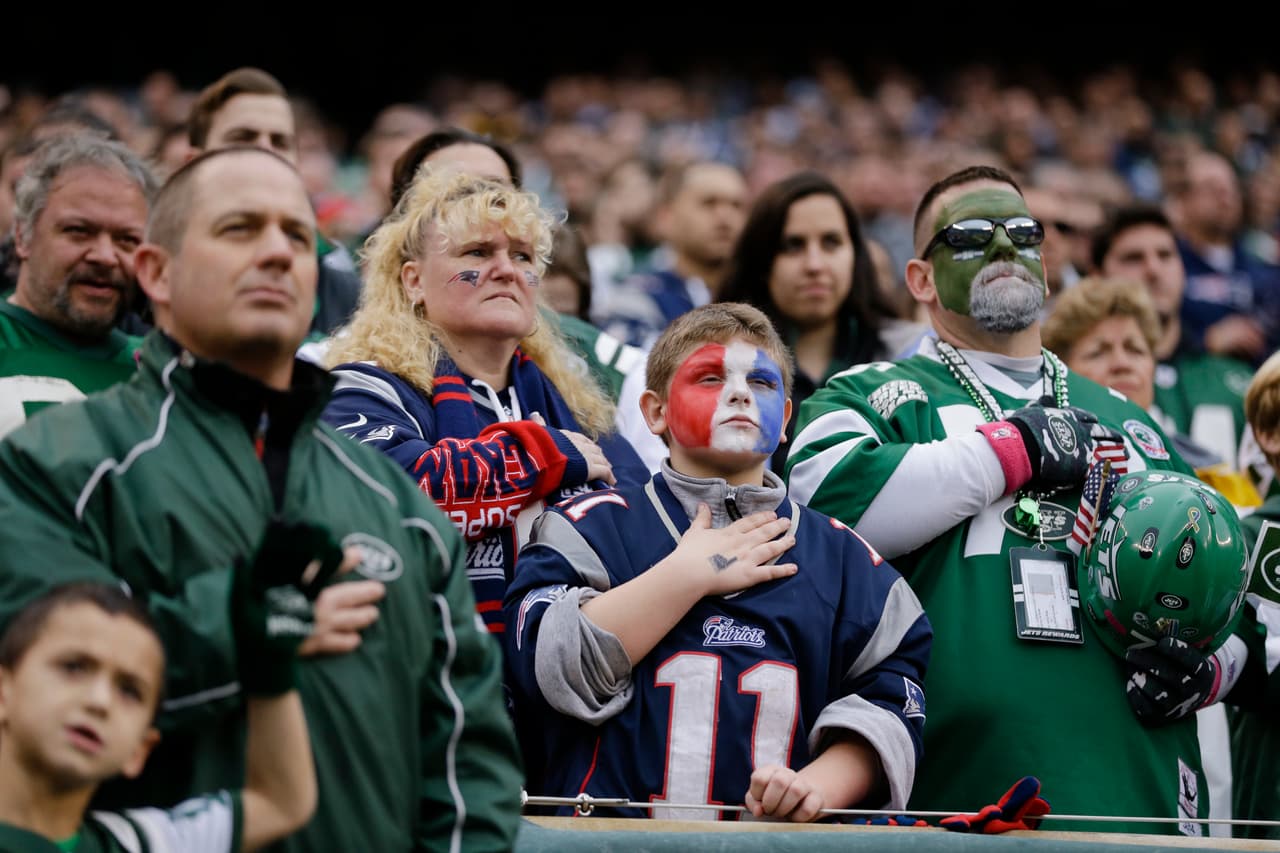 Los fans pidieron sus deseos para Navidad, ¿cuántos se cumplieron? checa las mejores tomas de los aficionados de la NFL en la Semana 16.