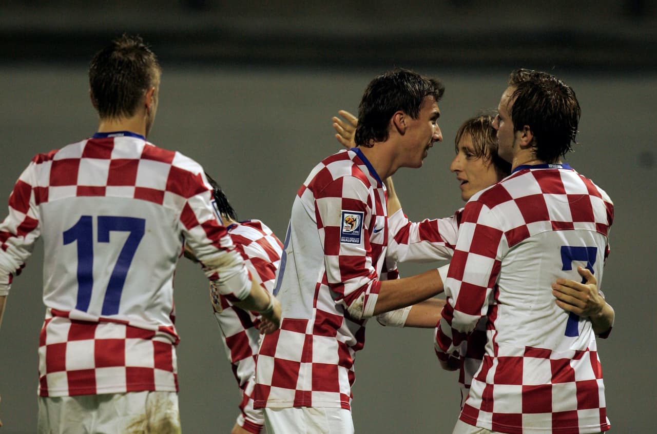 Esa nueva generación liderada por Modric tuvo a otros como Mario Madzukic e Ivan Rakitic, debutantes en 2007, que eran parte de un nuevo proceso.