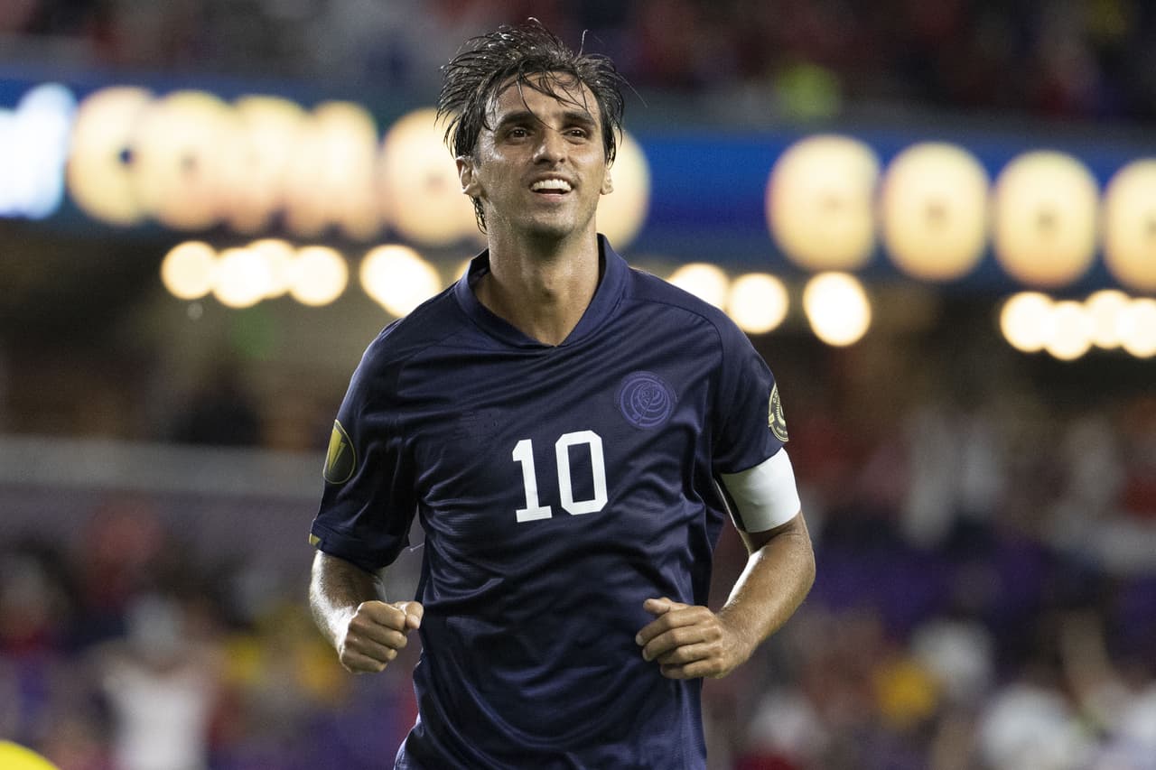 Con solitario gol de Bryan Ruiz, Costa Rica vence 1-0 a Jamaica y consigue paso perfecto a los cuartos de final.