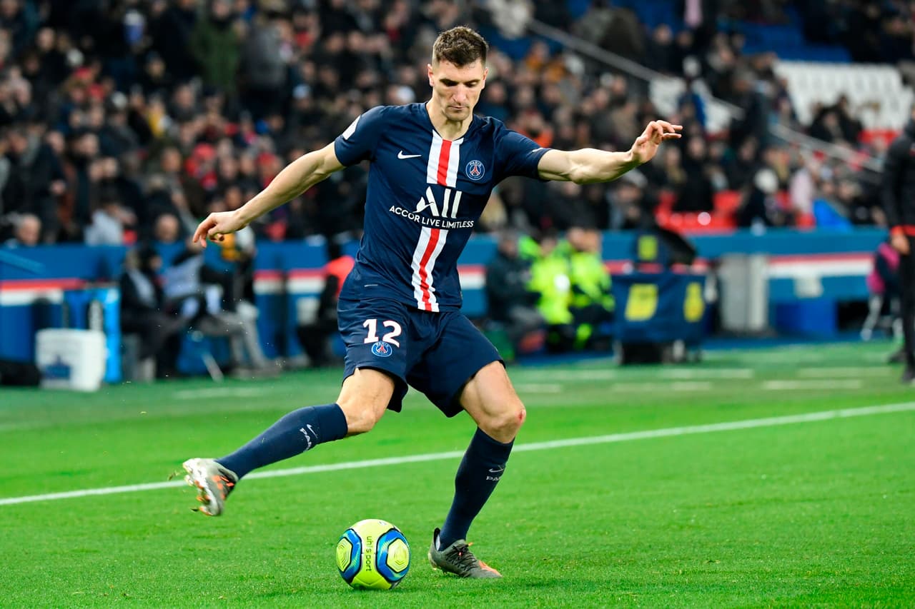 Thomas Meunier, 28 años, lateral derecho del PSG. Su valor es de 30 millones de euros. Es probable que este jugador pueda irse al Borussia Dortmund de acuerdo a los rumores de estos últimos días.