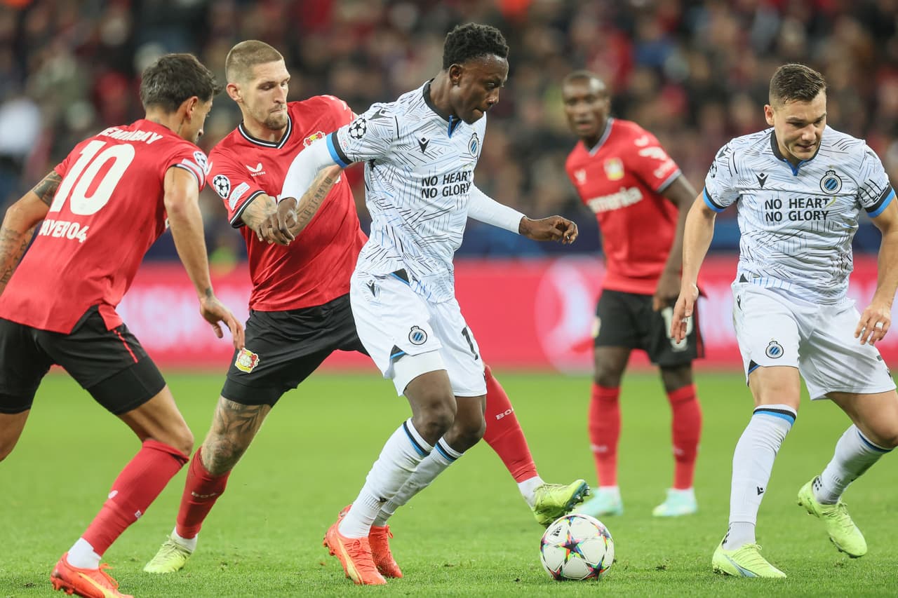 Atlético de Madrid cayó en su visita ante Porto por 2-1 y el Bayer Leverkusen empató de local ante Brujas con un 0-0 para clasificarse los de la Bundesliga a Europa League y eliminar a los españoles.