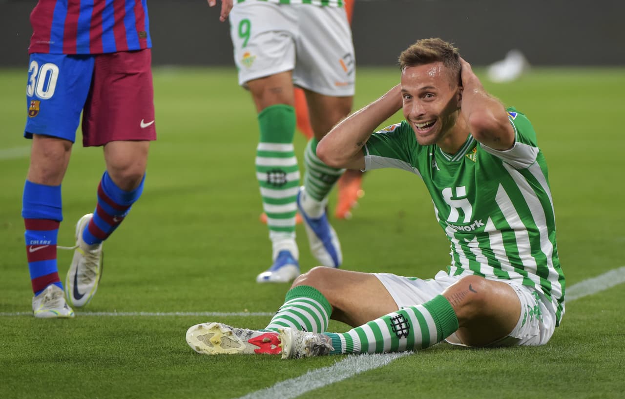 Algunas fallas de los béticos ante el apoyo constante de su gente.