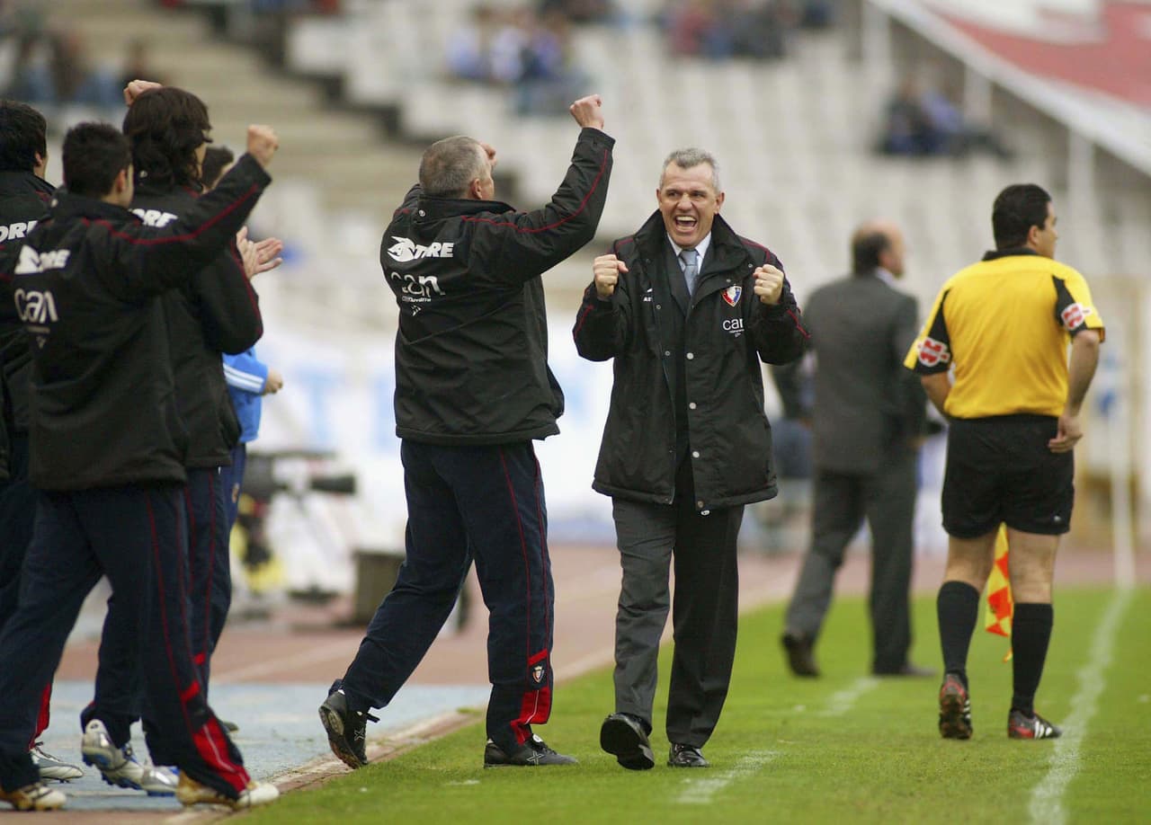 Regresa al Osasuna, ahora como Director Técnico. El objetivo es asegurar la permanencia en Primera División. Llevó a su equipo a una final de la Copa del Rey y participaron en la Copa UEFA. El Osasuna fue revelación de la liga y clasificaron para la fase previa de la Champions League.