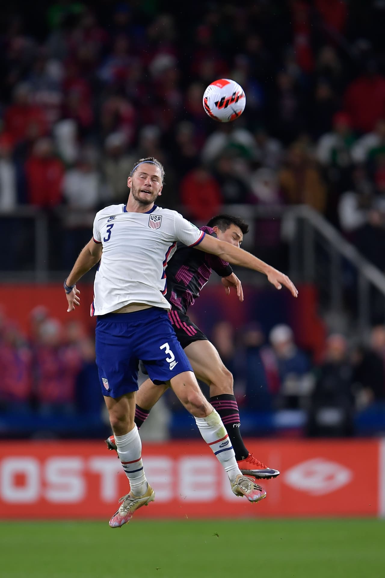 Christian Pulisic y Weston McKennie son los encargados de robarle el liderto tras vencer 2-0 al conjunto Azteca.