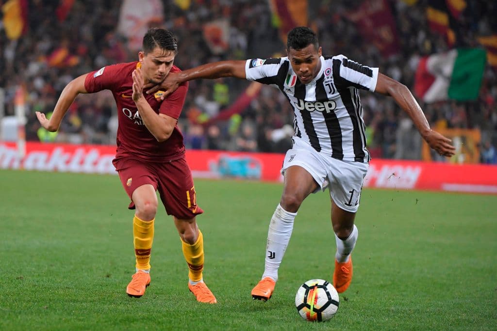 La salida de Alex Sandro de Juventus a Manchester United parece un hecho, aunque aún no se sabe si sería en un intercambio por otro jugador o si los ingleses pagarán 50 millones de euros por llevarlo.