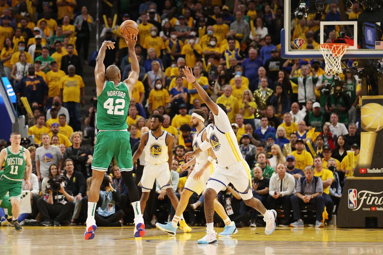 Los Boston Celtics vinieron de atrás en los últimos minutos para derrotar a los Goden State Warriors en el Juego 1 de las NBA Finals.
