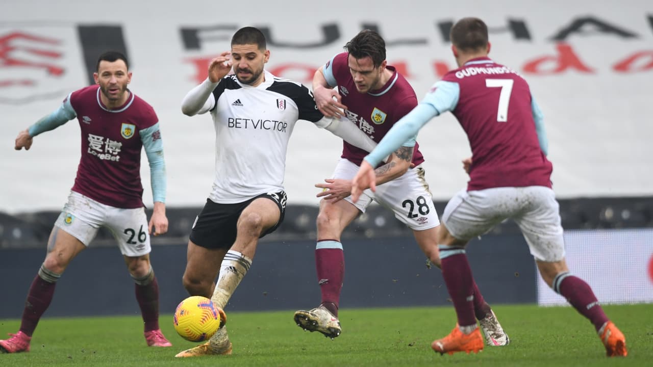 Burnley se impuoso al Fulham 3-0 con doblete de Jay Rodríguez y gol de Kevin Long, logrando su pase a Octavos de Final de la FA Cup.