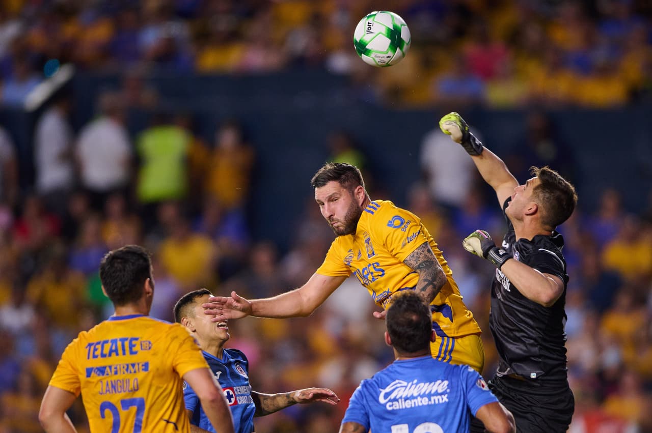 Tigres sufrió pero logró la clasificación a la Semifinal del Clausura 2022 ante un Cruz Azul que peleó hasta el final.
