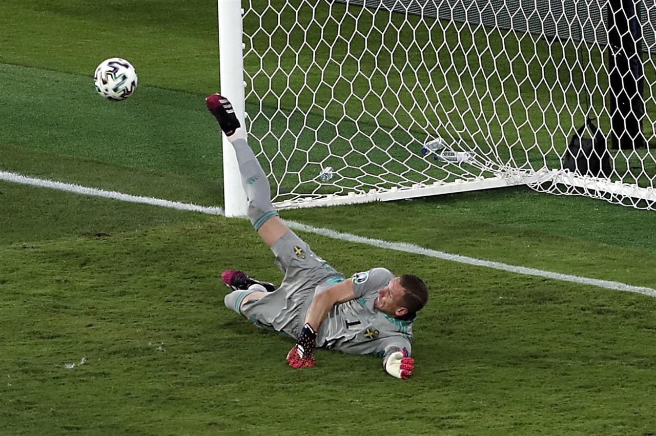 España y Suecia empatan durante su debut en la Euro 2020 con marcador de 0-0, en la Cartuja. El equipo local no logró definir ante los suecos y ambos equipos repartirán puntos dentro del Grupo E. Polonia es el próximo de los españoles, mientras que Eslovaquia se medirá ante Suecia el viernes.