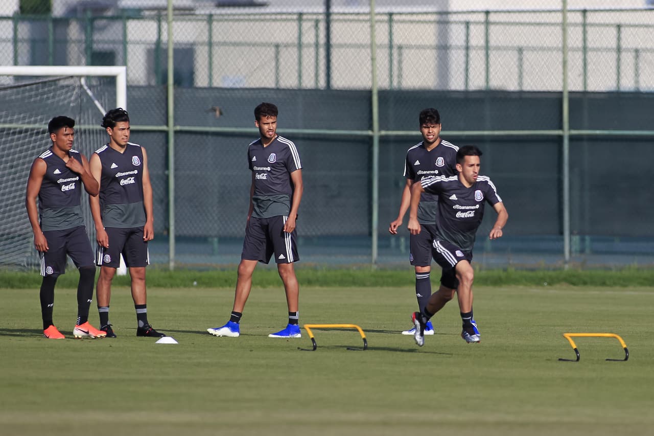 La Selección Mexicana realiza sus últimos ajustes en Los Ángeles (California) con miras a su debut, el primer partido en un torneo oficial con Gerardo Martino como técnico, contra Cuba por el Grupo A de la Copa Oro.