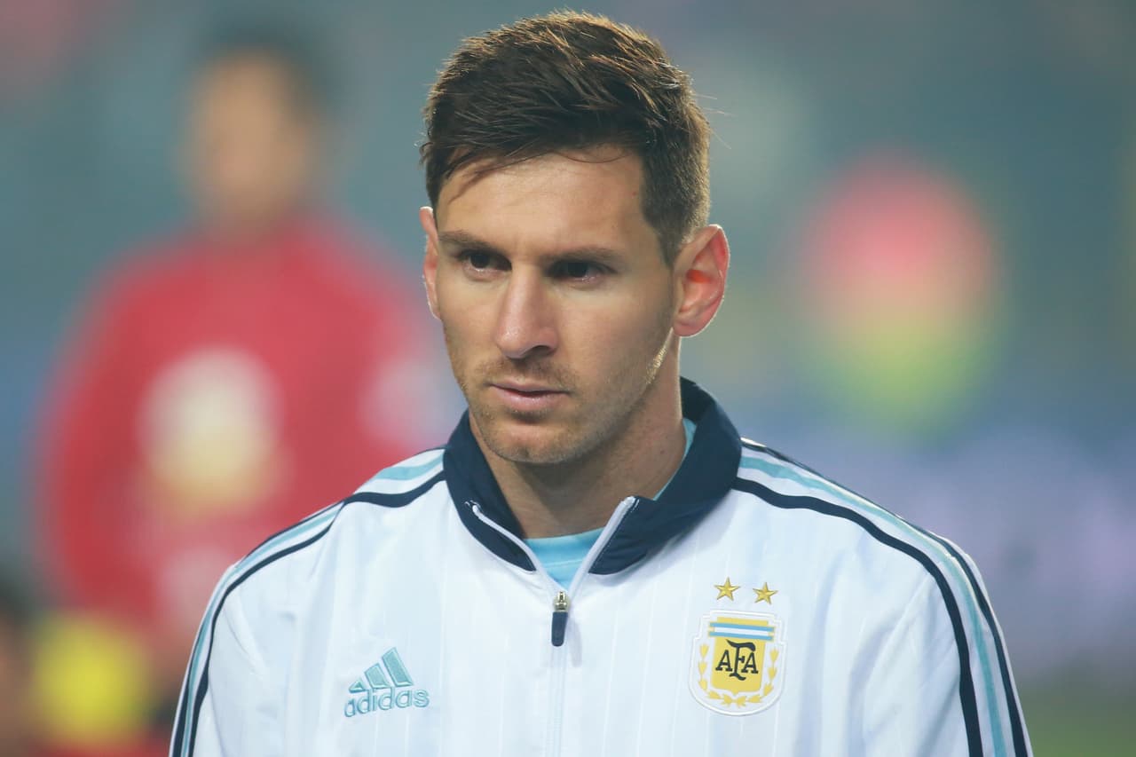 Tanto en el pasado Mundial de Brasil, como en la Copa América de Chile, no han podido lograr levantar la Copa.