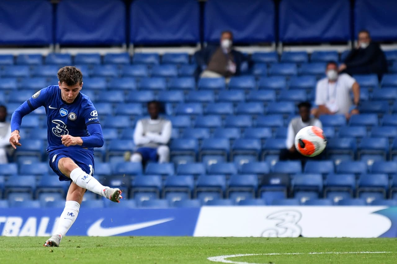 En tiempo de compensación Mason Mount (45+1’) aprovechó un tiro libre para poner al frente a los locales.