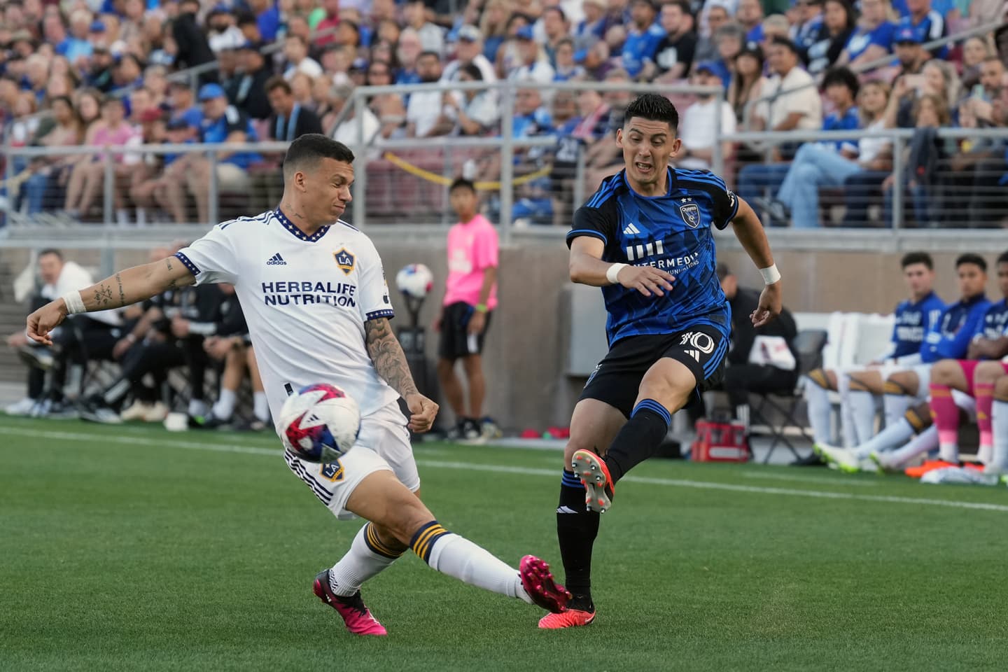 LA Galaxy - 🌟 #CaptainChicharito 🌟 Vote Chicharito to captain the 2022  #MLSAllStar Team! VOTE ➡️ laglxy.com/captainchicharito