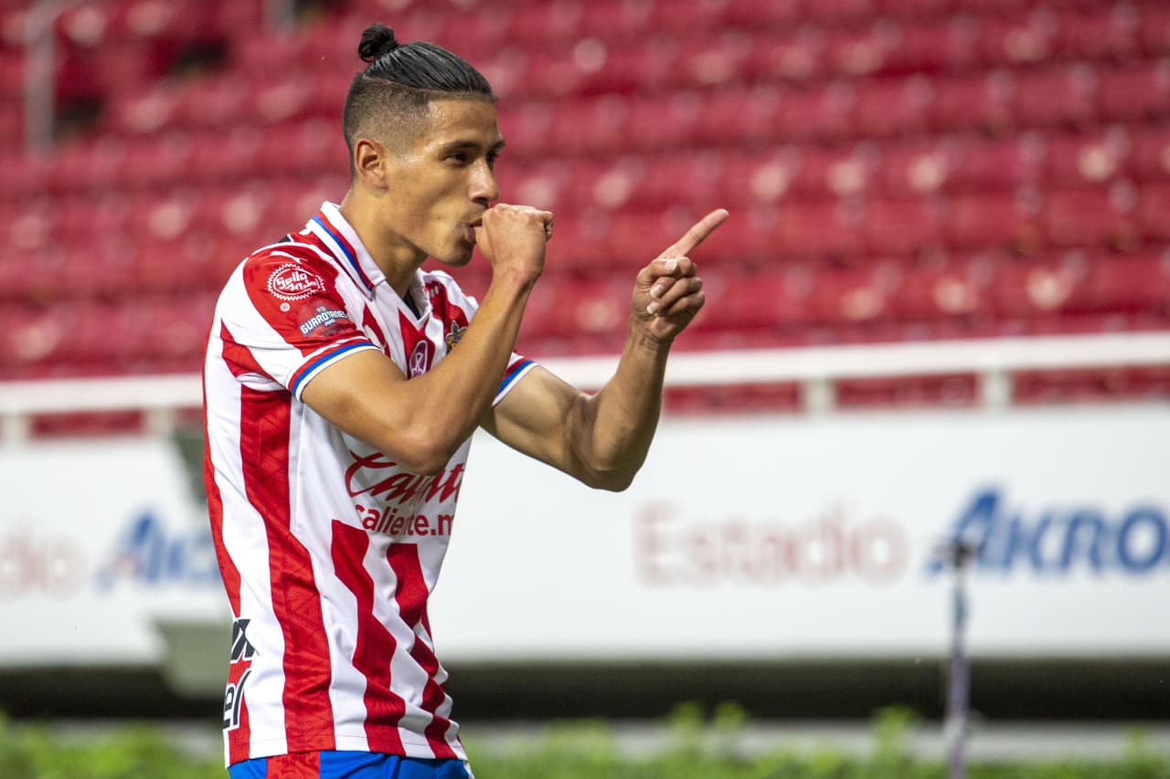 Uriel Antuna abrió el marcador a los 36’ de juego.