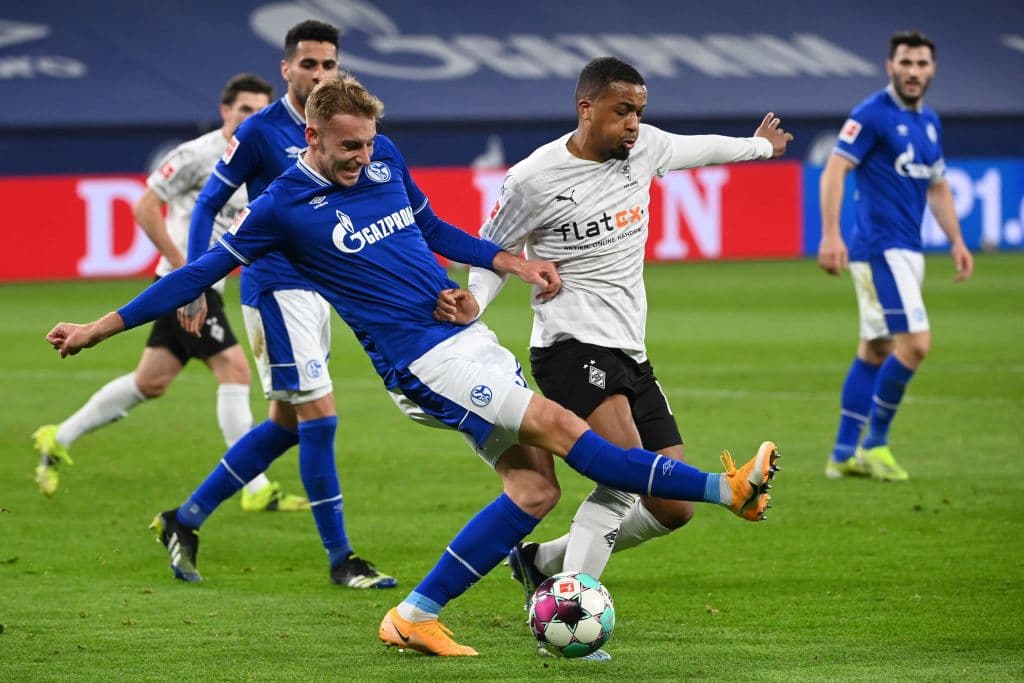 M’Gladbach hizo ‘leña del árbol caído’ y goleó 0-3 al Schalke 04, quienes resguardan el sótano de la tabla general. M’Gladbach llegó a 36 unidades; Schalke 04 se quedó con 10 en el último peldaño.