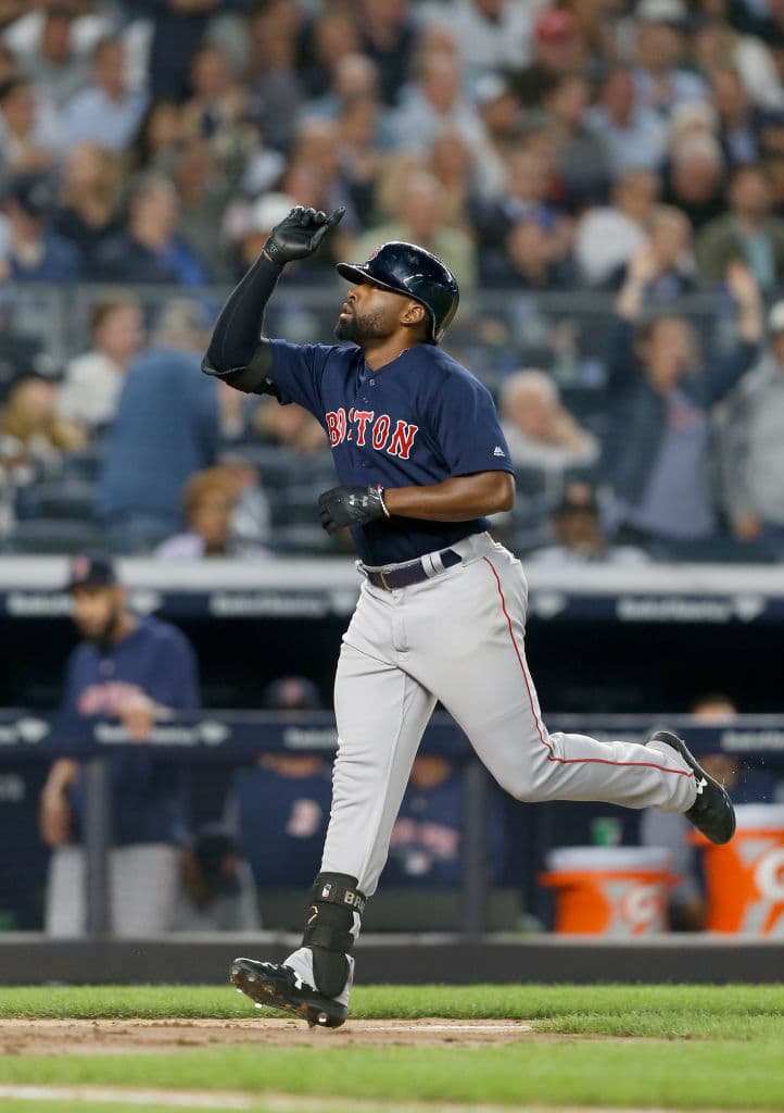 En el séptimo episodio, Jackie Bradley Jr. pegó su décimo tercer jonrón de la temporada para empatar 6-6 el juego en ese momento. En el séptimo Boston amplió su ventaja a 8-6.