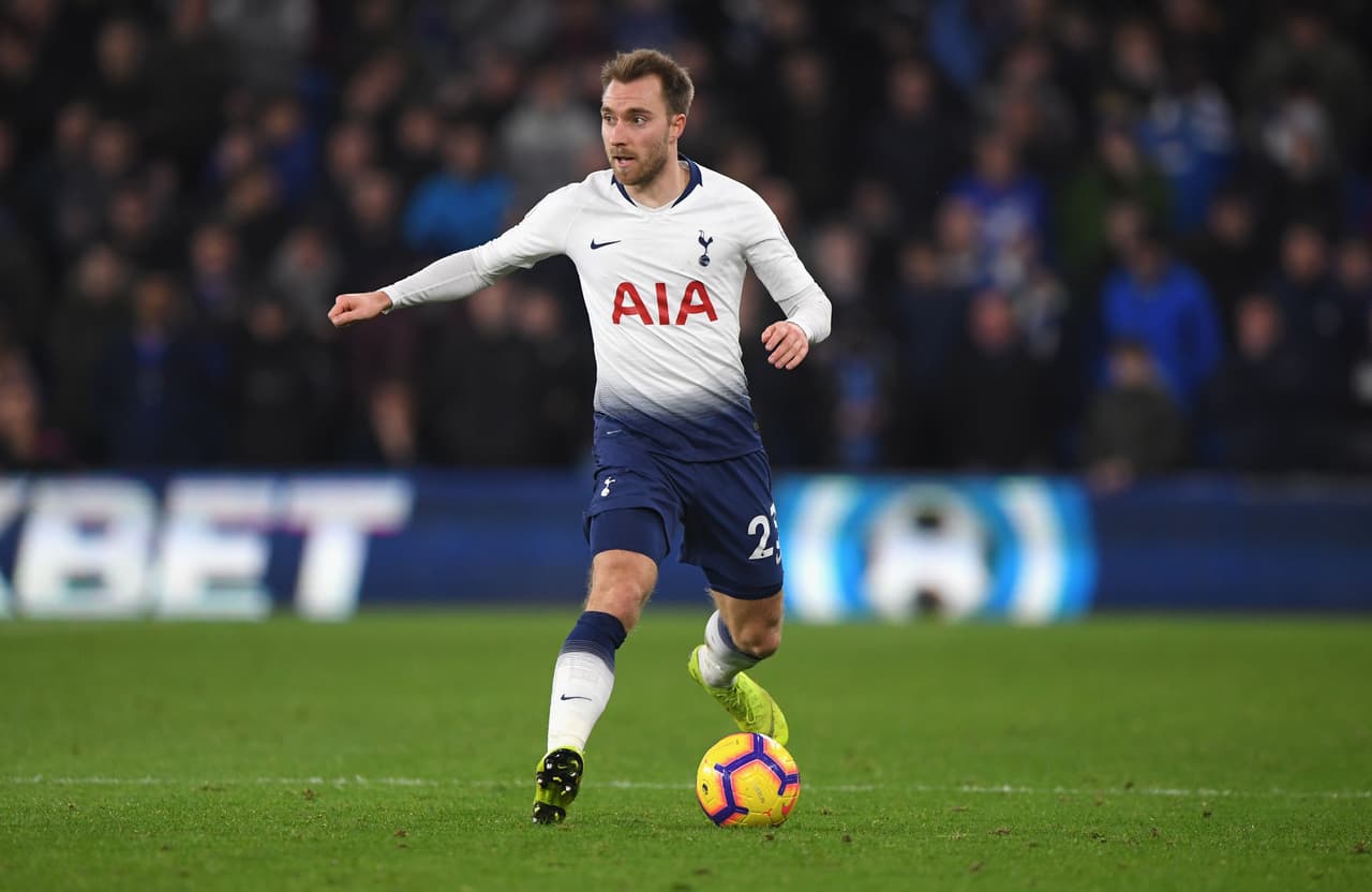 Según Evening Standard,
<i> </i>Tottenham Hospur está preparando la extensión de contrato al danés Christian Eriksen, que con 26 años tenía 18 meses más aún de relación con el club inglés.