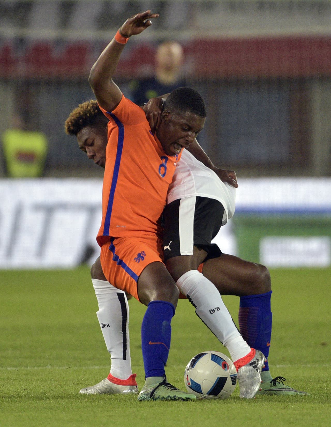El jugador holandés llegará al Wolfsburgo y ya ha tenido participaciones con la selección de mayores de su país.