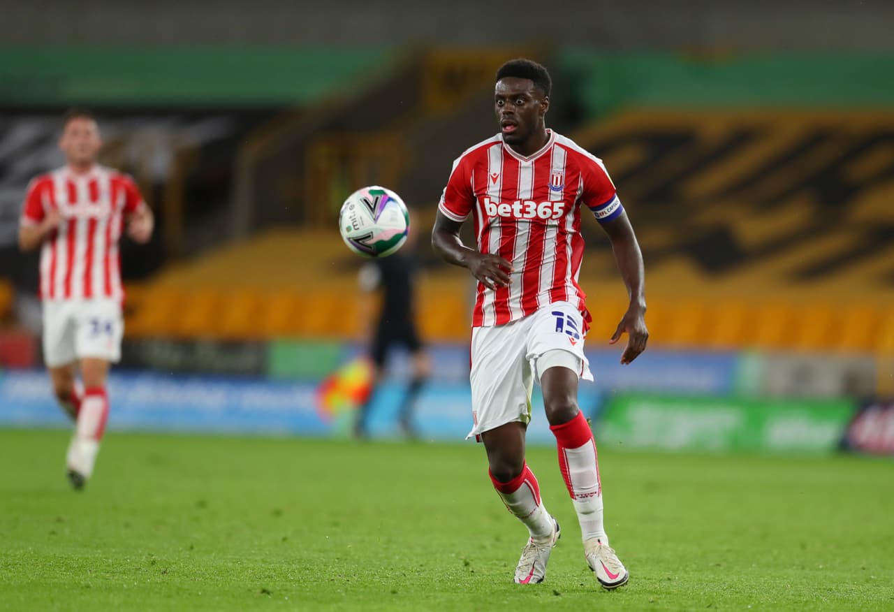 Wolverhampton cae ante Stoke City y se despiden de la EFL Cup | Raúl Jiménez ingresó al campo a los 69’ de juego. Jacob Brown 86’ marcó el tanto del triunfo que mandó a casa a los Wolves.