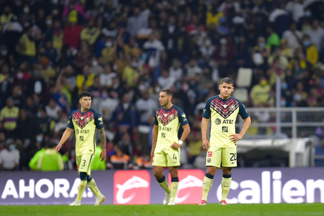 Con un auténtico juegazo de Alan Mozo, quien puso tres asistencias, además de los goles de Corozo y Meritao, Pumas fue mucho mejor que el América y lo eliminó en los Cuartos de Final del Grita México A21.