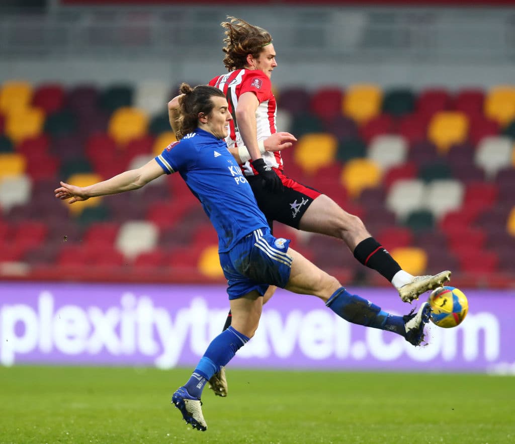 Leicester City remontó y derrotó 3-1 a Brentford, colándose a los Octavos de Final de la FA Cup. Cengiz Under, Youri Tielemans y James Maddison fueron los autores de los goles ganadores.